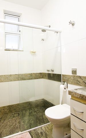 Casa à venda com 360m², 5 quartos e 3 vagasBanheiro do Quarto 2
