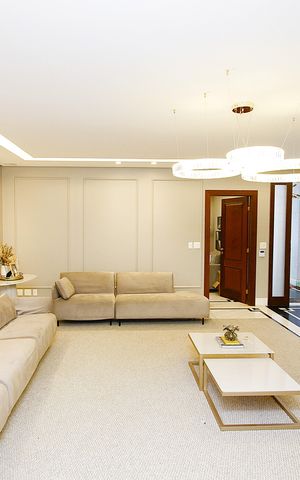 Casa à venda com 360m², 5 quartos e 3 vagasSala