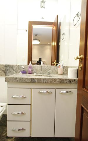 Casa à venda com 360m², 5 quartos e 3 vagasBanheiro do Quarto 4