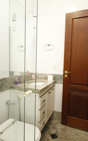Casa à venda com 360m², 5 quartos e 3 vagasBanheiro do Quarto 4