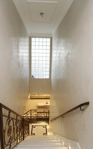 Casa à venda com 360m², 5 quartos e 3 vagasEscada