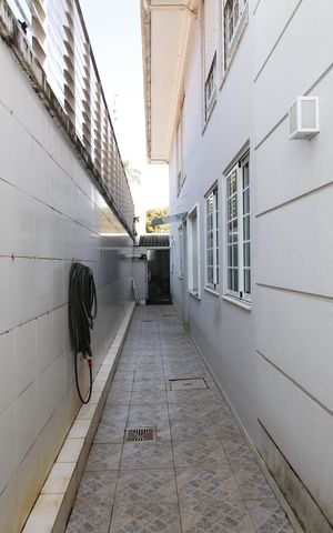 Casa à venda com 360m², 5 quartos e 3 vagasCorredor