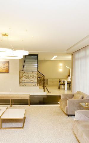 Casa à venda com 360m², 5 quartos e 3 vagasSala