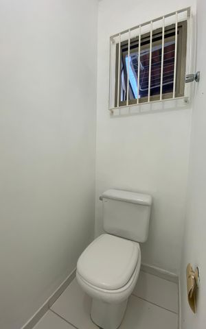 Casa de condomínio à venda com 144m², 2 quartos e 1 vaga Casa de condomínio à venda com 144m², 2 quartos e 1 vagaBanheiro 2