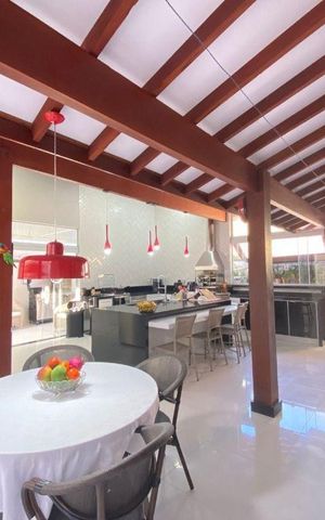 Casa à venda com 280m², 4 quartos e 4 vagas