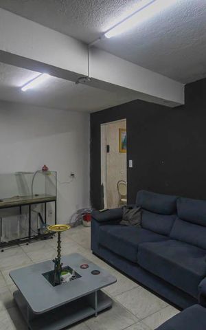 Casa à venda com 285m², 5 quartos e 4 vagas Casa à venda com 285m², 5 quartos e 4 vagasSala