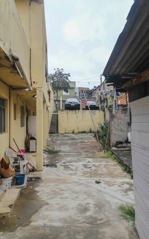 Casa à venda com 285m², 5 quartos e 4 vagas Casa à venda com 285m², 5 quartos e 4 vagasÁrea de Serviço