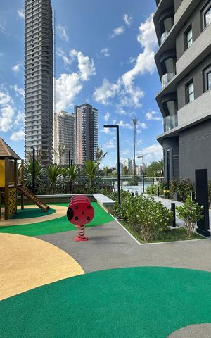 Apartamento à venda com 142m², 2 quartos e 3 vagas Apartamento à venda com 142m², 2 quartos e 3 vagasÁrea comum - Playground