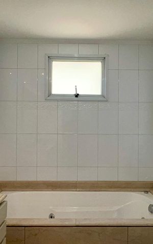 Apartamento para alugar com 224m², 3 quartos e 4 vagas Apartamento para alugar com 224m², 3 quartos e 4 vagasBanheiro da Suíte 3