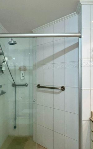 Apartamento para alugar com 224m², 3 quartos e 4 vagas Apartamento para alugar com 224m², 3 quartos e 4 vagasBanheiro da Suíte 3