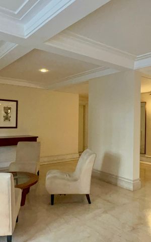 Apartamento para alugar com 224m², 3 quartos e 4 vagas Apartamento para alugar com 224m², 3 quartos e 4 vagasHall de entrada