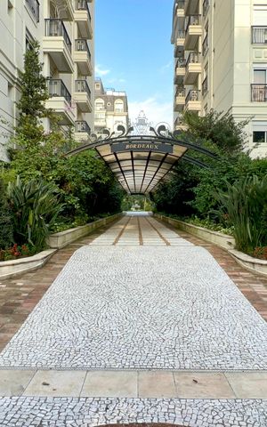 Apartamento para alugar com 224m², 3 quartos e 4 vagas Apartamento para alugar com 224m², 3 quartos e 4 vagasÁrea comum