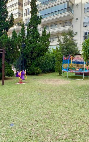 Apartamento para alugar com 224m², 3 quartos e 4 vagas Apartamento para alugar com 224m², 3 quartos e 4 vagasPlayground
