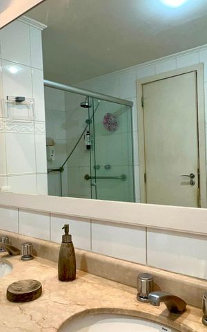 Apartamento para alugar com 224m², 3 quartos e 4 vagas Apartamento para alugar com 224m², 3 quartos e 4 vagasBanheiro da Suíte 3