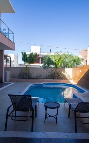Casa de condomínio para alugar com 385m², 3 quartos e 4 vagas Casa de condomínio para alugar com 385m², 3 quartos e 4 vagasÁrea externa