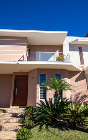Casa de condomínio para alugar com 385m², 3 quartos e 4 vagas Casa de condomínio para alugar com 385m², 3 quartos e 4 vagasFachada