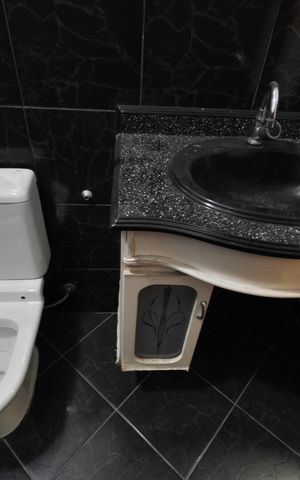 Casa à venda com 250m², 2 quartos e 2 vagasBanheiro Social