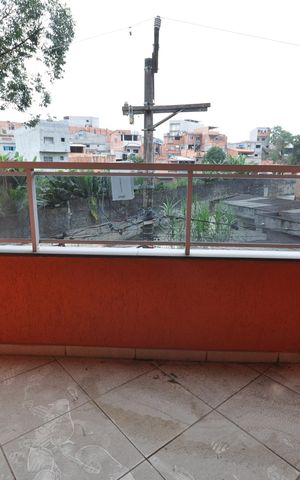 Casa à venda com 250m², 2 quartos e 2 vagasSacada do Quarto Suíte