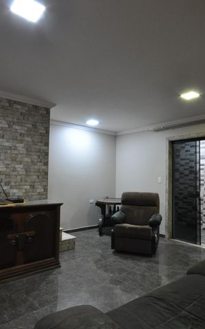 Casa à venda com 250m², 2 quartos e 2 vagasSala