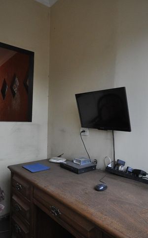 Casa à venda com 250m², 2 quartos e 2 vagasEscritório