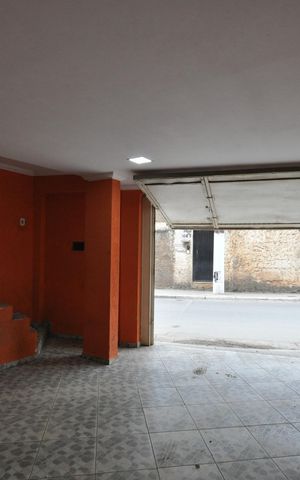 Casa à venda com 250m², 2 quartos e 2 vagasGaragem
