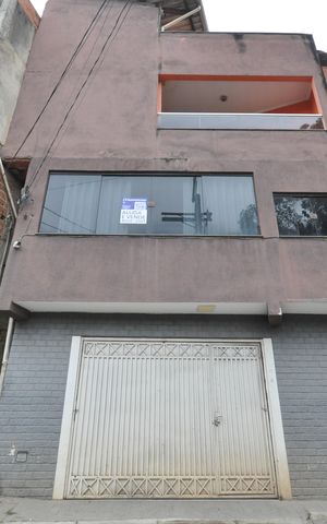 Casa à venda com 250m², 2 quartos e 2 vagasFachada