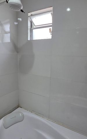 Casa de condomínio para alugar com 78m², 1 quarto e 1 vaga Casa de condomínio para alugar com 78m², 1 quarto e 1 vagaBanheiro