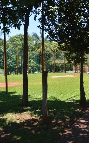 Casa de condomínio para alugar com 290m², 4 quartos e 4 vagasQuadra Esportiva