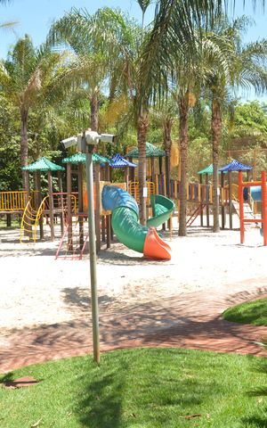 Casa de condomínio para alugar com 290m², 4 quartos e 4 vagasÁrea comum - Playground