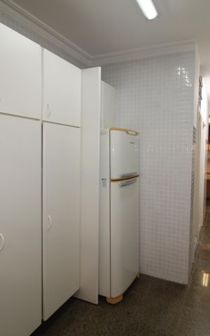 Casa à venda com 320m², 3 quartos e 4 vagasÁrea de Serviço