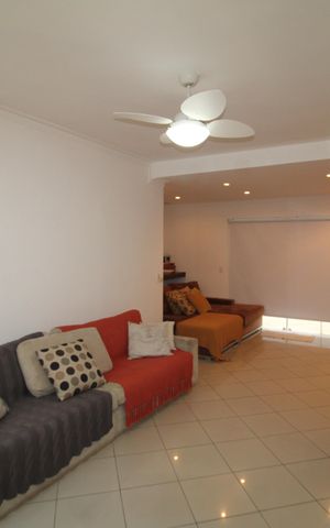 Casa à venda com 320m², 3 quartos e 4 vagasSala