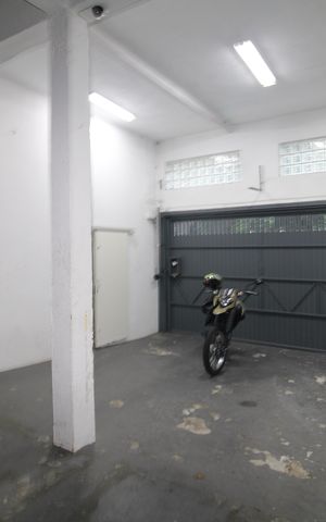 Casa à venda com 320m², 3 quartos e 4 vagasGaragem