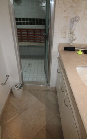 Casa à venda com 320m², 3 quartos e 4 vagasQuarto 4 - Banheiro