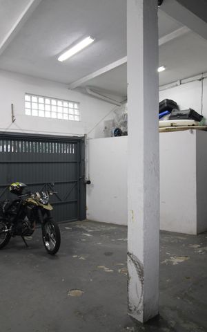 Casa à venda com 320m², 3 quartos e 4 vagasGaragem