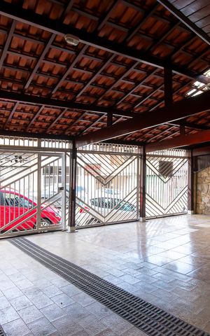 Casa à venda com 325m², 3 quartos e 4 vagasGaragem