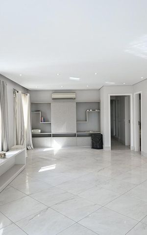 Apartamento à venda com 220m², 3 quartos e 4 vagasSala