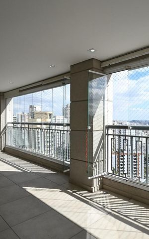 Apartamento à venda com 220m², 3 quartos e 4 vagasVaranda