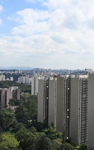 Apartamento à venda com 220m², 3 quartos e 4 vagasVista