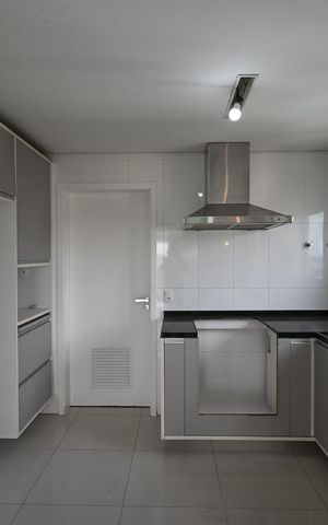 Apartamento à venda com 220m², 3 quartos e 4 vagasCozinha