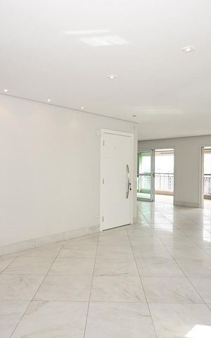 Apartamento à venda com 220m², 3 quartos e 4 vagasSala