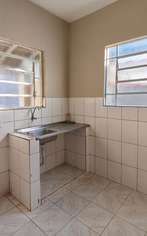 Casa à venda com 160m², 2 quartos e 1 vaga Casa à venda com 160m², 2 quartos e 1 vagaCozinha