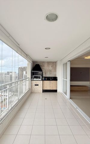Apartamento para alugar com 100m², 2 quartos e 3 vagasVaranda