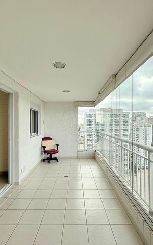 Apartamento para alugar com 100m², 2 quartos e 3 vagasVaranda