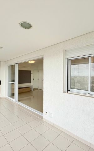 Apartamento para alugar com 100m², 2 quartos e 3 vagasVaranda