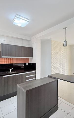 Apartamento à venda com 100m², 2 quartos e 3 vagas Apartamento à venda com 100m², 2 quartos e 3 vagasCozinha