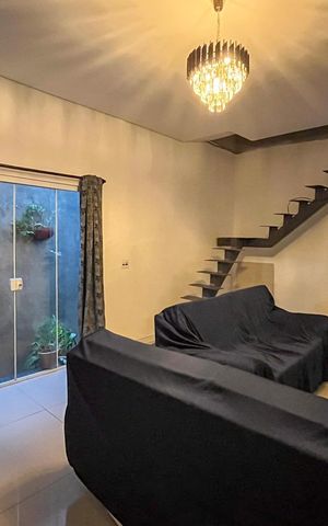 Casa à venda com 300m², 2 quartos e 2 vagas Casa à venda com 300m², 2 quartos e 2 vagasSala