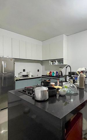 Casa à venda com 300m², 2 quartos e 2 vagas Casa à venda com 300m², 2 quartos e 2 vagasCozinha