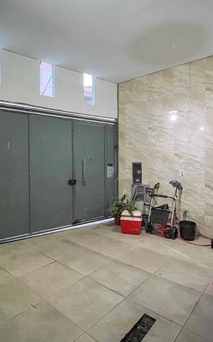 Casa à venda com 300m², 2 quartos e 2 vagas Casa à venda com 300m², 2 quartos e 2 vagasGaragem