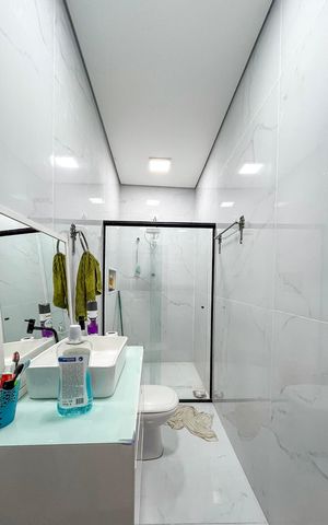 Casa à venda com 300m², 2 quartos e 2 vagas Casa à venda com 300m², 2 quartos e 2 vagasBanheiro