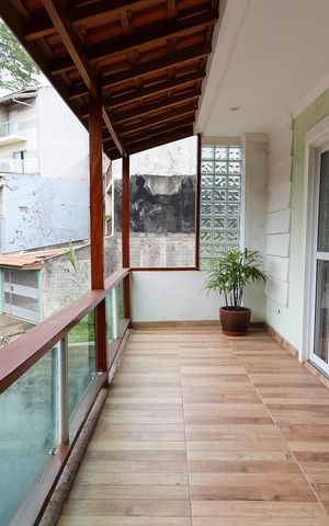 Casa à venda com 320m², 3 quartos e 4 vagas Casa à venda com 320m², 3 quartos e 4 vagasHall